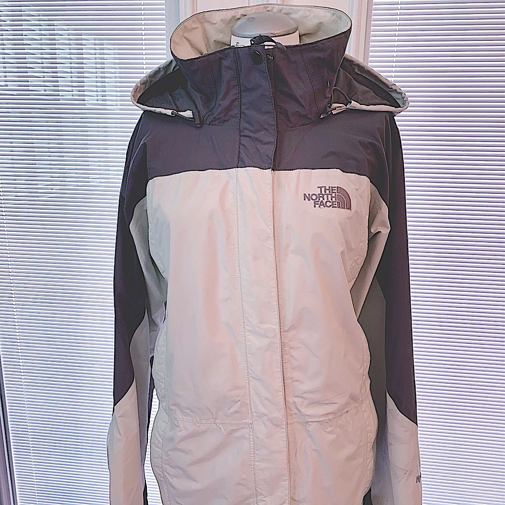 North Face Hyvent Jacket for Women. White and Grey. Size X-Large.